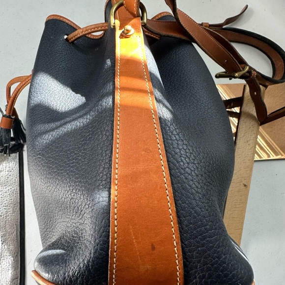 Dooney and Bourke Drawstring Vintage Drawstring Bucket Bag Leather Navy Blue - Picture 16 of 16